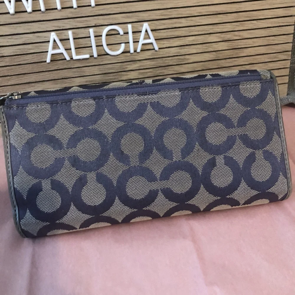 Coach wallet - Picture 3 of 11